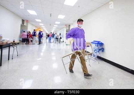 Stan Brock and the Remote Area Medical treat around 1000 patients during a 2 day session in Athens Stock Photo
