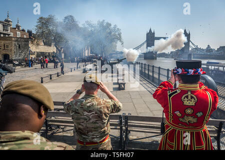 Royal Gun Salute for The Queen's 93rd birthday by the Honourable Artillery Company at HM Tower of London. Stock Photo