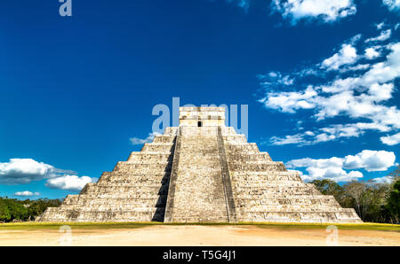 El Castillo or Kukulkan, main pyramid at Chichen Itza in Mexico Stock Photo