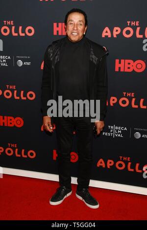 New York, NY, USA. 24th Apr, 2019. Smokey Robinson at arrivals for THE APOLLO Opening Night Premiere at the Tribeca Film Festival, The Apollo Theater, New York, NY April 24, 2019. Credit: Jason Mendez/Everett Collection/Alamy Live News Stock Photo