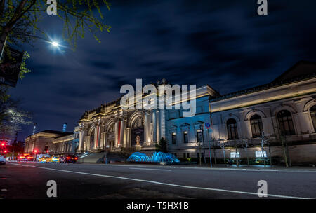 The Metropolitan Museum of Art at Night, New York, USA Stock Photo
