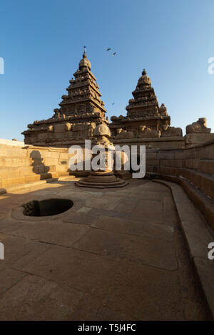 Sunset time at Mahabalipuram shore temple Stock Photo