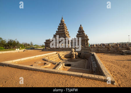 Sunset time at Mahabalipuram shore temple Stock Photo