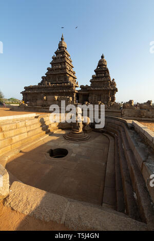 Sunset time at Mahabalipuram shore temple Stock Photo