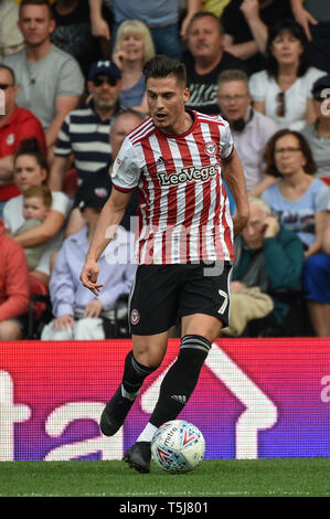 22nd April 2019 , Griffin Park, London, England; Sky Bet Championship, Brentford vs Leeds United ; Sergi Canos (07) of Brentford  Credit: Phil Westlake/News Images,  English Football League images are subject to DataCo Licence Stock Photo