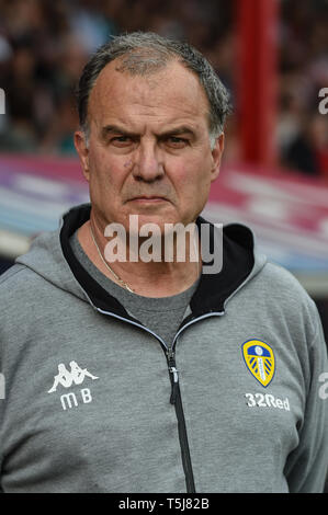 22nd April 2019 , Griffin Park, London, England; Sky Bet Championship, Brentford vs Leeds United ; Marcelo Bielsa manager of Leeds Utd   Credit: Phil Westlake/News Images,  English Football League images are subject to DataCo Licence Stock Photo