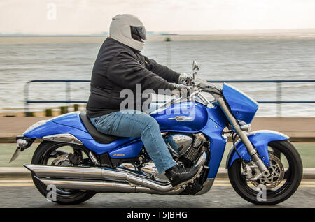 Suzuki 1800 intruder deals 2020