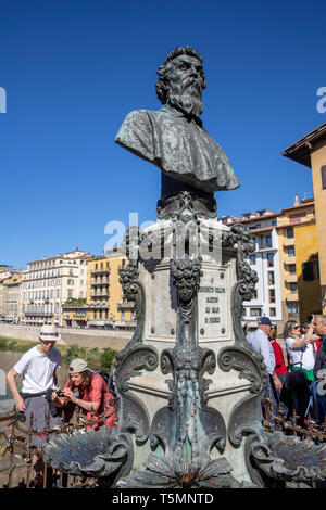 Benvenuto Cellini famous italian artist and sculptor and goldsmith, statue of him on the Ponte Vecchio bridge in Florence,Tuscany,Italy Stock Photo