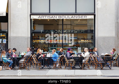 [historical photo] Maison Kayser, 921 Broadway, New York, NY. exterior storefront of a  french bakery cafe in the Flatiron Stock Photo