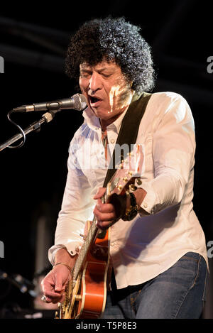 Ray Dorset of Mungo Jerry performing at the Weyfest music festival, Farnham, England, UK. September 4, 2015. Stock Photo