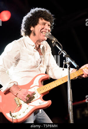 Ray Dorset of Mungo Jerry performing at the Weyfest music festival, Farnham, England, UK. September 4, 2015. Stock Photo