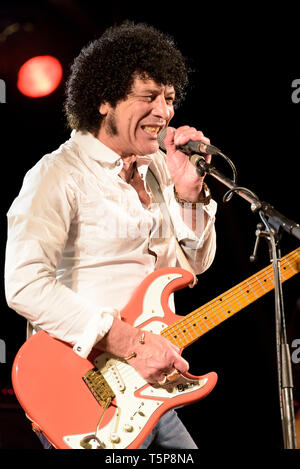 Ray Dorset of Mungo Jerry performing at the Weyfest music festival, Farnham, England, UK. September 4, 2015. Stock Photo