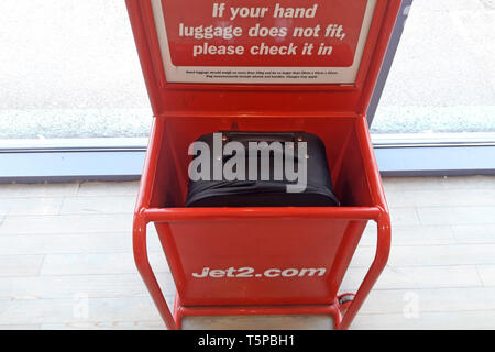 jet2com hand luggage size