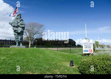 Bronze Royal Marine 'Yomper' memorial statue outside the now closed Royal Marines Museum, Southsea, Hampshire, UK Stock Photo