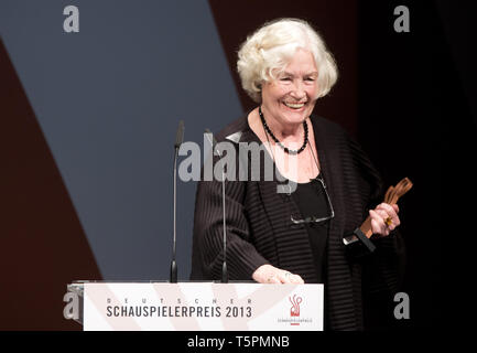 Berlin, Germany. 11th Feb, 2013. The actress Ellen Schwiers is a prizewinner in the category 'Strong Performance' at the German Actors Award. Schwiers is dead. She died in the early morning of 26.04.2019 at the age of 88 years after a long serious illness in her house at the Starnberger See, as her daughter K. Jacob told her agency. Credit: Jörg Carstensen/dpa/Alamy Live News