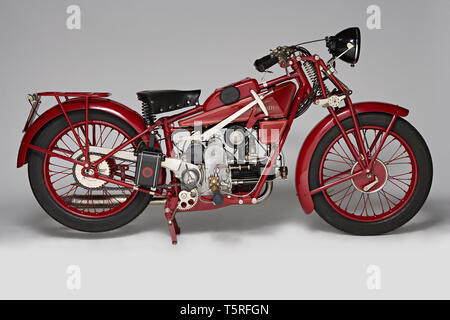 Moto d'epoca Guzzi Sport 14.  Marca: Moto Guzzi modello: Sport 14 nazione: Italia - Mandello Lario anno: 1929 condizioni: restaurata cil Stock Photo