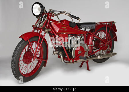 Moto d'epoca Guzzi Sport 14.  Marca: Moto Guzzi modello: Sport 14 nazione: Italia - Mandello Lario anno: 1929 condizioni: restaurata cil Stock Photo