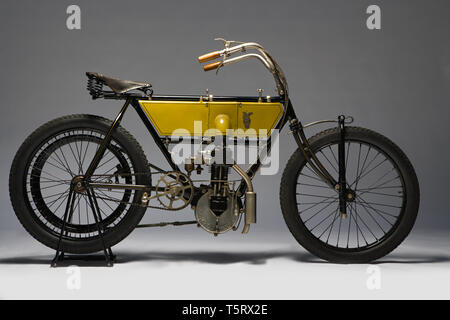 Moto d'epoca Griffon tipo Corsa.  Marca: Griffon - Zedel modello: Tipo Corsa nazione: Francia anno: 1904 condizioni: restaurata cilindrat