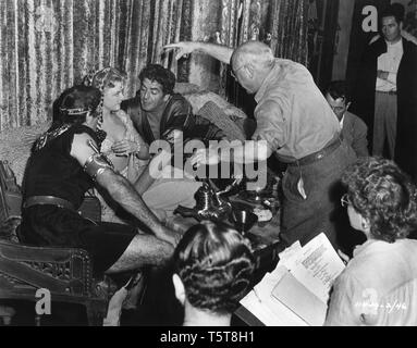 Henry Wilcoxon Angela Lansbury Victor Mature and director Cecil B. DeMille SAMSON AND DELILAH 1949 on set candid filming directing Paramount Pictures Stock Photo