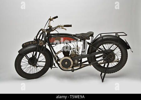 Moto d'epoca Axa  Marca: Axa modello: ? nazione: Francia  anno: 1927 condizioni: conservata cilindrata: 350 ? motore: Monocilindrico  Stock Photo