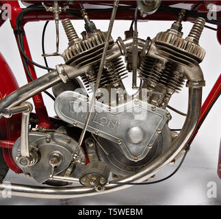 Moto d'epoca Galloni 750 SS. Motore.  fabbrica: MG - Moto Galloni modello: 750 SS  fabbricata in: Italia - Borgomanero anno di costruzione: