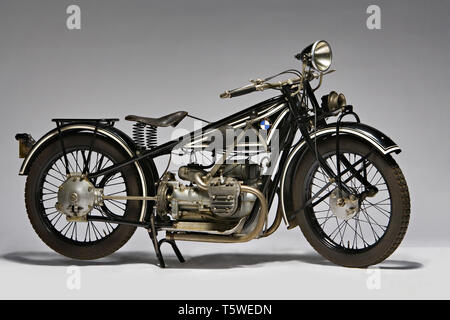 Moto d'epoca BMW R 42  Marca: Bayerische Motoren Werke modello: R 42 nazione: Germania - Monaco anno: 1927 condizioni:  restaurata cili