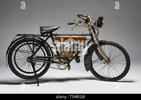 Moto d'epoca Motosacoche M5  Marca: Motosacoche modello: M5 nazione: Svizzera - Ginevra anno: 1910 condizioni: conservata cilindrata: 
