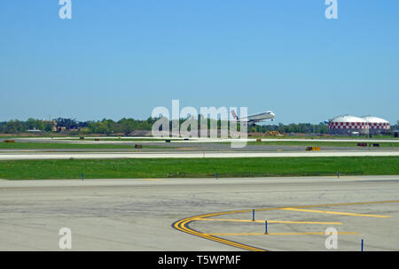 PHILADELPHIA, PA -23 APR 2019- An airplane from Delta Airlines (DL)  at the Philadelphia International Airport (PHL). Stock Photo