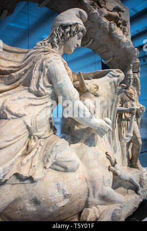 Le Louvre Lens : Galerie du Temps,relief figuring Mithra Persian god of sun sacificing a bull 100-200 AD Stock Photo