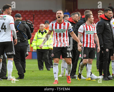 Sheffield, England 27th April. Sheffield United's Billy Sharp celebrate their win and promotion to the premiership at the end of their FA Championship football match between Sheffield United FC and Ipswich Town FC at the Sheffield United Football ground, Bramall Lane, on April 27th Sheffield, England. Stock Photo