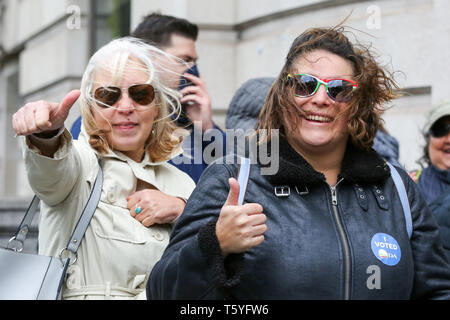 London, UK, UK. 27th Apr, 2019. South Africans living in the UK are seen outside High Commission of South Africa happy during the general election.Over 9000 South Africans have registered to vote in the UK, which is the highest number of registered voters living abroad. The Electoral Commission has extended voting hours for South African citizens in London until 11:30 pm on Saturday night because of the Vaisakhi Festival at Trafalgar Square. Credit: Dinendra Haria/SOPA Images/ZUMA Wire/Alamy Live News Stock Photo