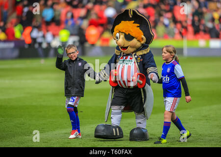 27th April 2019, Bramall Lane, Sheffield, England; Sky Bet Championship, Sheffield United vs Ipswich Town ;    Matchday mascots with the Pirate  Credit: Craig Milner/News Images  English Football League images are subject to DataCo Licence Stock Photo
