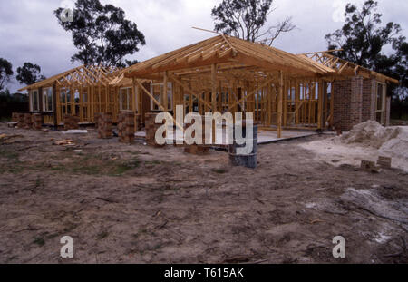 NEW HOME BEING BUILT, SUBURBAN SYDNEY, NEW SOUTH WALES, AUSTRALIA. Stock Photo