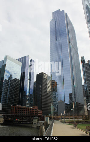 150 n Riverside, a new building in downtown Chicago, Illinois, over the Chicago River in black and white Stock Photo