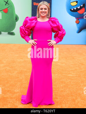 LOS ANGELES, CALIFORNIA, USA - APRIL 27: Singer Kelly Clarkson wearing a Christian Siriano dress arrives at the World Premiere Of STX Films' 'UglyDolls' held at Regal Cinemas L.A. Live on April 27, 2019 in Los Angeles, California, United States. (Photo by Xavier Collin/Image Press Agency) Stock Photo