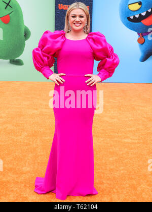 LOS ANGELES, CALIFORNIA, USA - APRIL 27: Singer Kelly Clarkson wearing a Christian Siriano dress arrives at the World Premiere Of STX Films' 'UglyDolls' held at Regal Cinemas L.A. Live on April 27, 2019 in Los Angeles, California, United States. (Photo by Xavier Collin/Image Press Agency) Stock Photo