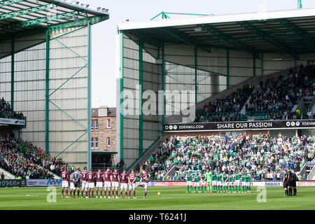 Edinburgh, UK. April 28 2019. Hibs and Hearts observe a minute's applause in tribute to former Celtic captain Billy McNeill who passed away this week aged 79 during the Ladbrokes Premiership match between Hibernian and Hearts at Easter Road on April 28 2019 in Edinbugh, UK. Editorial use only, licence required for commercial use. No use in Betting, games or a single club/league/player publication. Credit: Scottish Borders Media/Alamy Live News Stock Photo