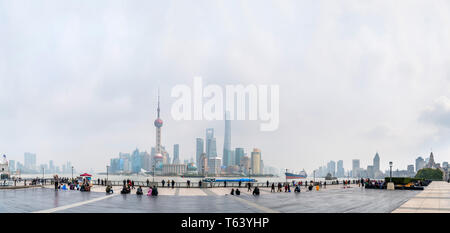Pudong district and the Huangpu River viewed from The Bund (Waitan) in early March 2019 when the AQI (Air Quality Index) was over 200, Shanghai, China Stock Photo