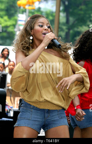 Beyonce, 2003, Photo By John Barrett/PHOTOlink Stock Photo - Alamy