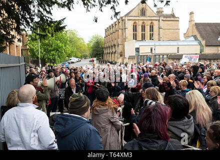 Oxford World Day for Animals in Laboratories. Rally outside the Oxford University biomedical laboratory. Stock Photo