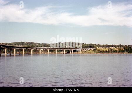Wide shot, on a sunny day, of the Tappan Zee Bridge spanning the Hudson River between Grand View-on-Hudson and Tarrytown, New York, 1965. () Stock Photo
