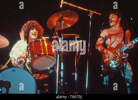 GRAND FUNK RAILROAD American rock group about 1975 with Don Brewer on drums and Mark Farner Stock Photo