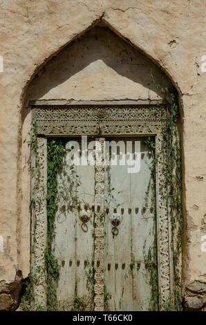 Pretty and colorful doors of traditional Omani houses in the villages of Jebal Akdar, Oman Stock Photo