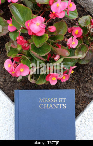 Livre de messe et chants. Stock Photo