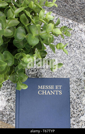 Livre de messe et chants. Stock Photo