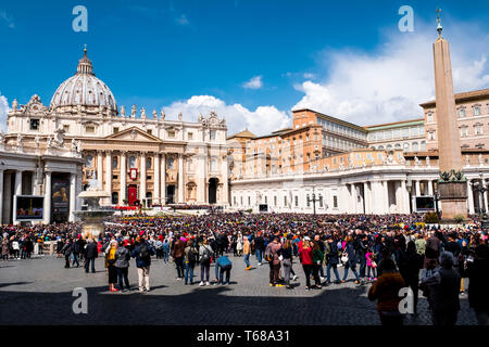 Palm Sunday mass officiated by Pope Francis in Saint Peter's Square Stock Photo