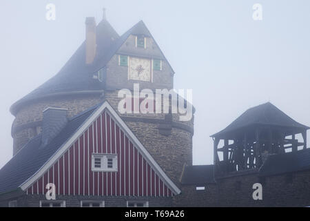 battery tower of Castle Burg in fog, Solingen, North Rhine-Westphalia, Germany, Europa Stock Photo