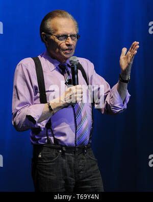 HOLLYWOOD, FL - JANUARY 25: Larry King performs at the Seminole Hard Rock Hotel and Casinos' Hard Rock Live on January 25, 2012 in Hollywood, Florida.  People:  Larry King Stock Photo