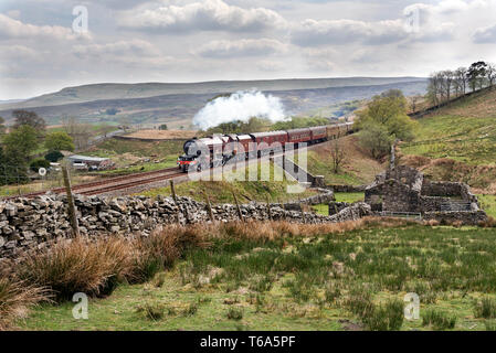 Garsdale, Cumbria, UK. 30th Apr 2019. Vintage steam locomotive 'Princess Elizabeth' on 'The Dalesman' steam special. The train ran from Hellifield to Carlisle and return along the famous Settle-Carlisle line, with a diesel connection to the York starting point. Seen here at Lund, near Garsdale in the Yorkshire Dales National Park. The locomotive has been recently restored to mainline running condition. This was the first 'Dalesman' special of 2019: there are regular specials through the Spring and Summer seasons. Credit: John Bentley/Alamy Live News Stock Photo