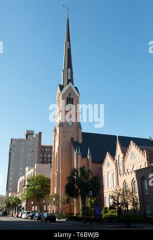 St Matthew's Lutheran Church in Charleston, South Carolina, USA. The spire towers above King Street. Stock Photo